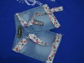 Shorts jeans com cinto